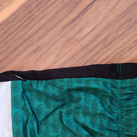 Couer Cycling Jersey,  size large.  EUC - Picture 4 of 4